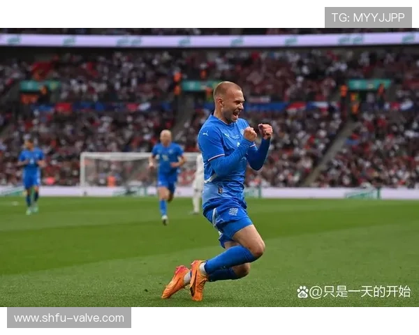 冰岛球员转会英冠联赛，近期表现稳健值得关注