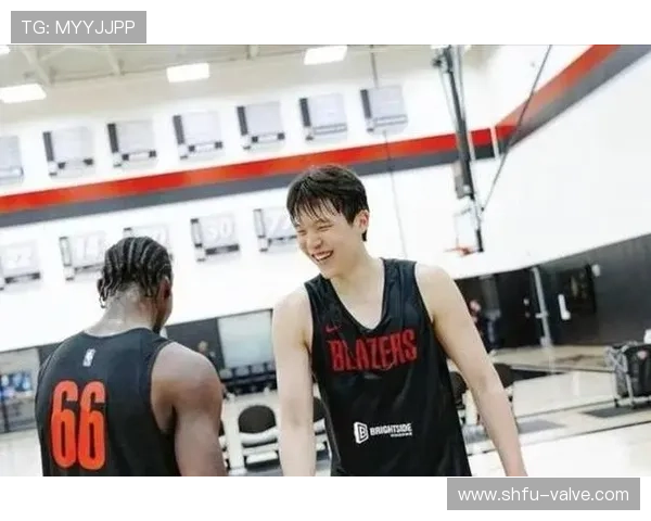 杨瀚森这自律程度，凌晨四点健身房打卡跟闹着玩似的